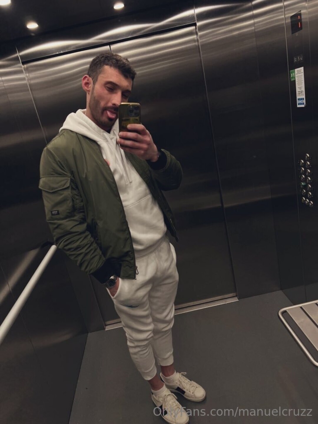 Manuelcruzz profile image