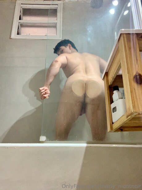 Charly Montnoir pretty model photo