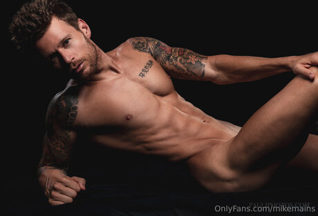 Mainzz model sexy pics