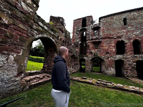 Mre49 top profile image