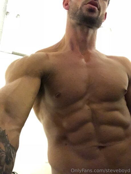 Steveboyd nice model pic