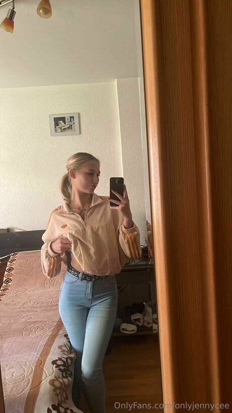 Onlyjennycee xxx pornstar photos