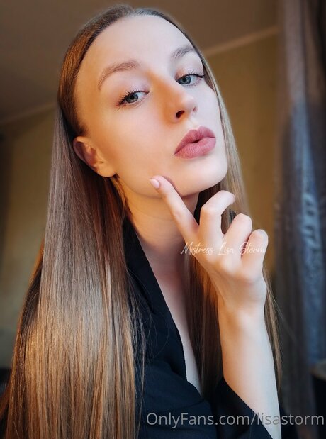 Lisastorm pornstar top pic