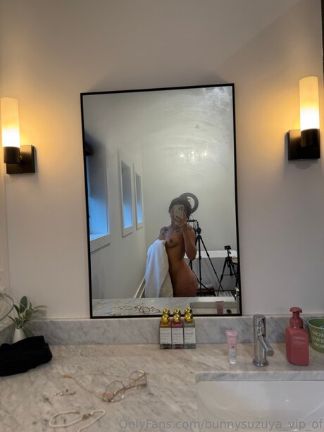 tiny onlyfans xxx image