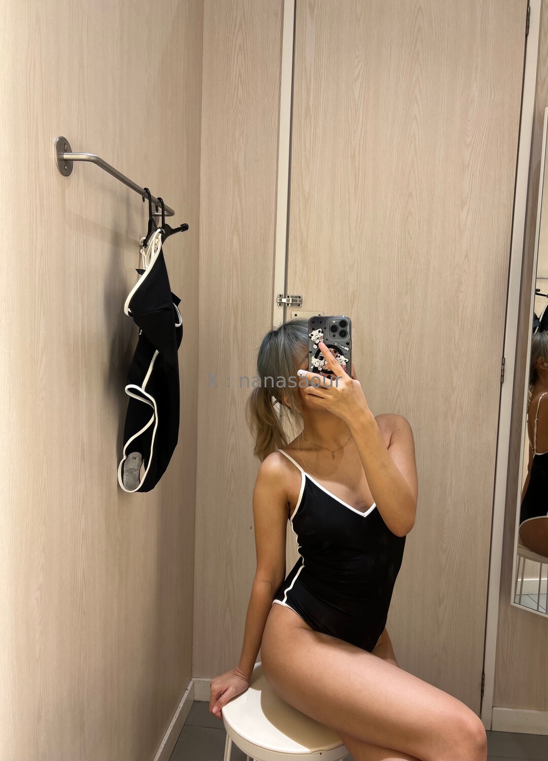 Qishpwishh beautiful model image