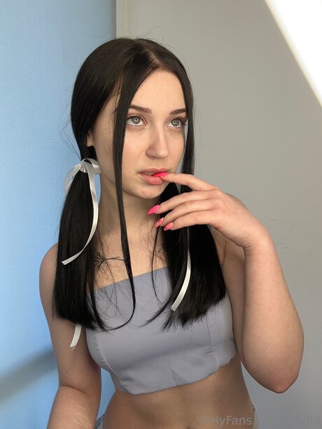 Tinylia model xxx picture