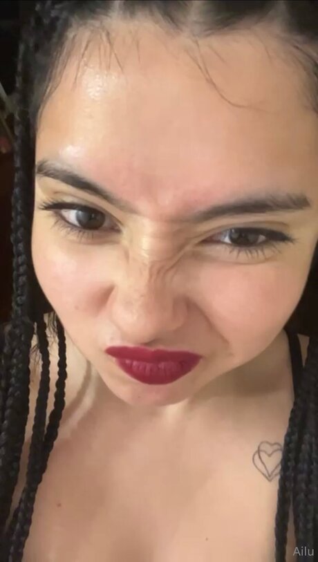 Ailuxsweet pornographic model picture