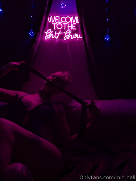 Miz Hell free star gallery