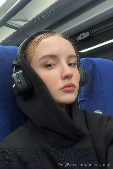 Polly Yangs model art photo