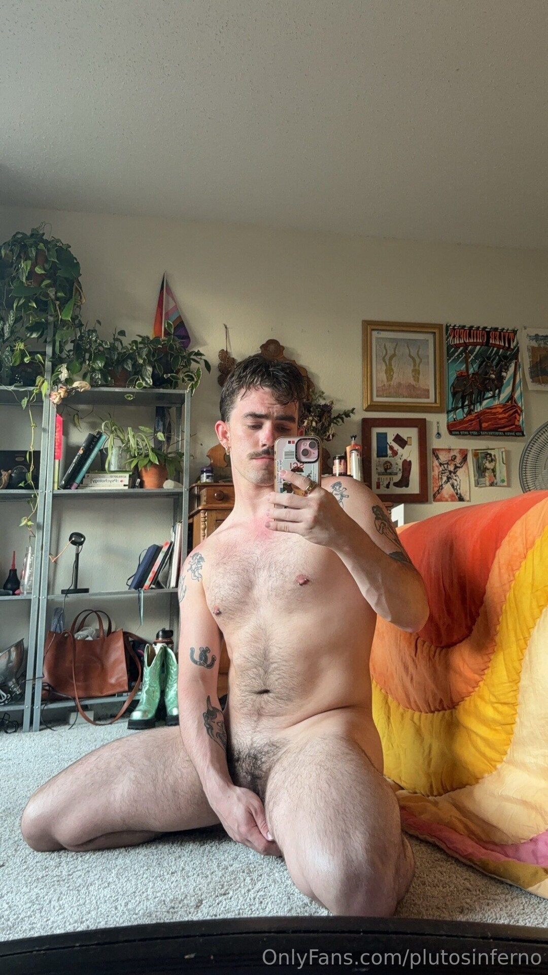 Plutosinferno naked pornstar photo