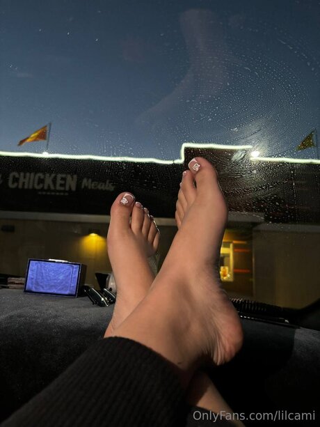 Lilcami model pretty pics