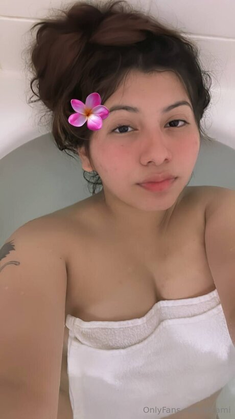 Lilcami model hd photos