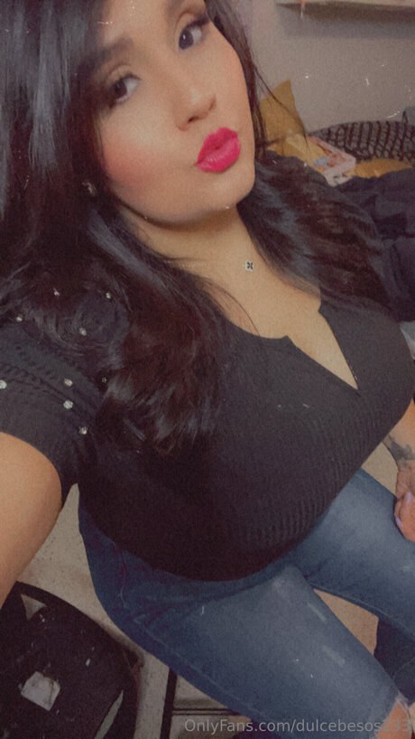 Dulcebesos233 hd model picture