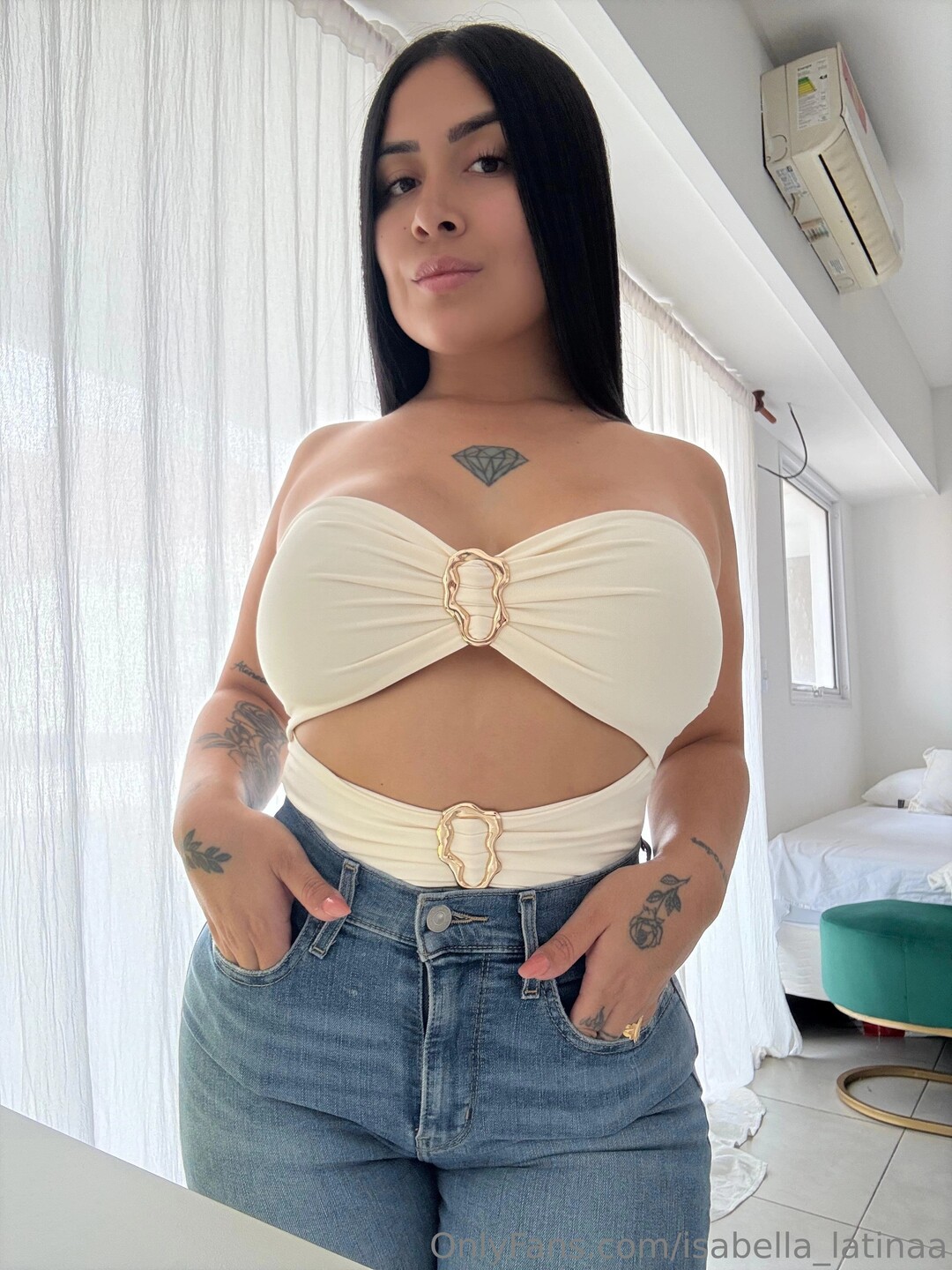 Isabella Latinaa star erotic pics