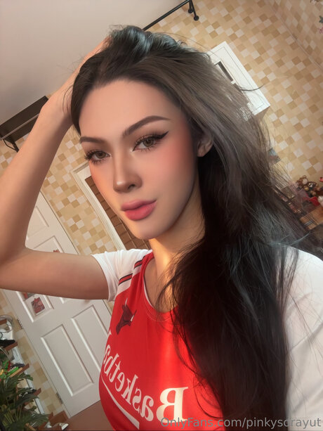 Pinkysorayut model top images