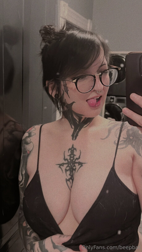 Beepbat erotic actress img