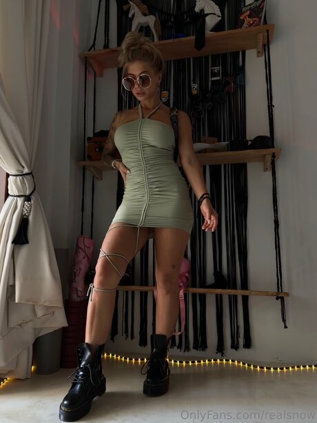 Realsnow pornographic actress archive