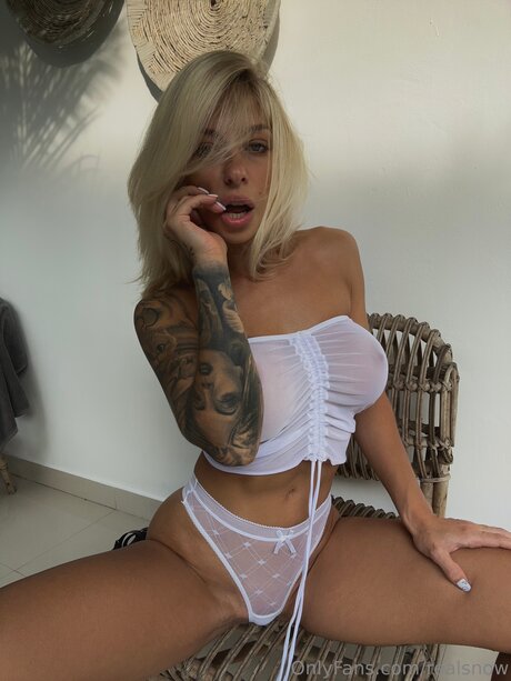 Realsnow sex star images