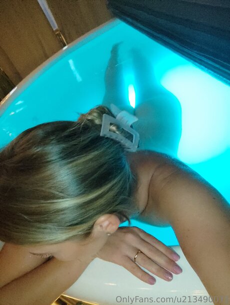 Nina Bella pornstar top pic