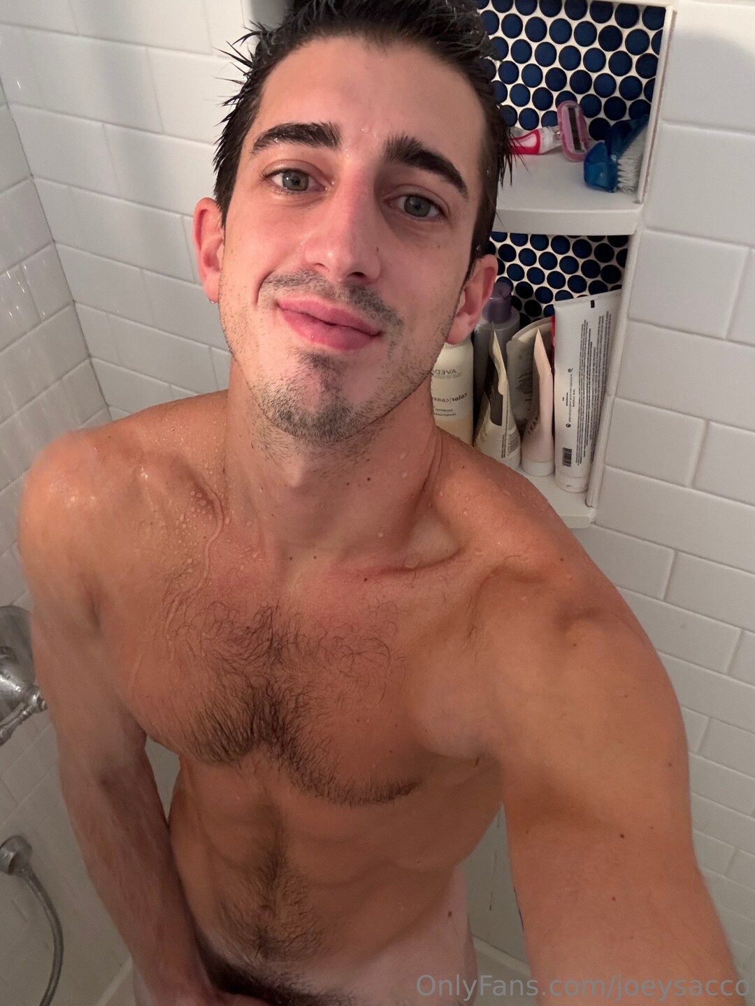 Joeysacco model exclusive img