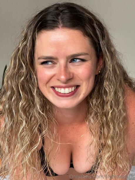 Lilymaecurls top pornstar pictures