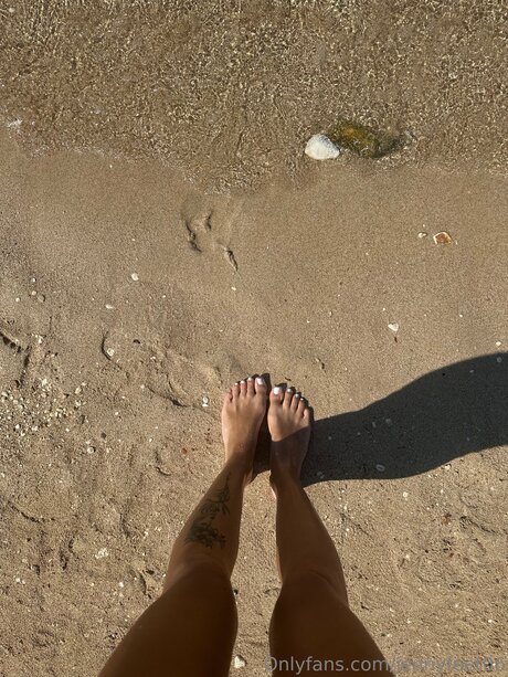 Jennyfeet06 profile image