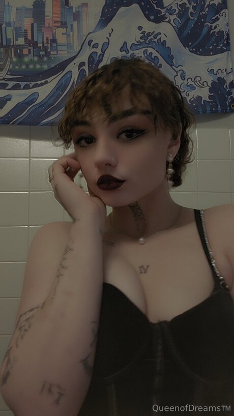 tall milf onlyfans art naked archive