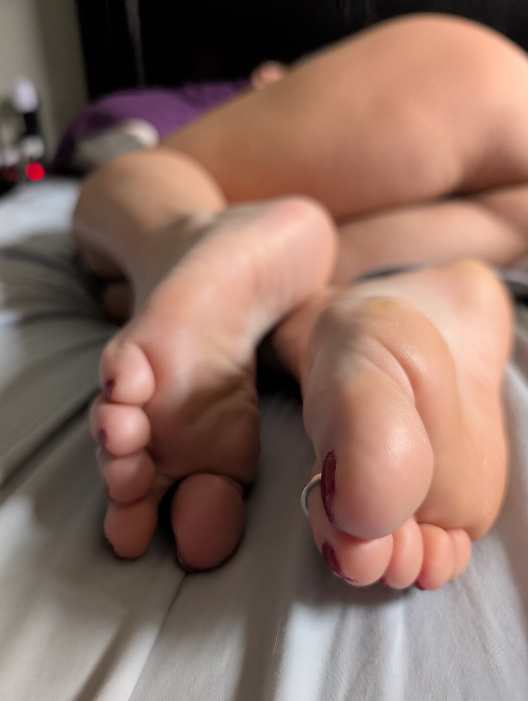 Barefoot Bunny B naked actress img