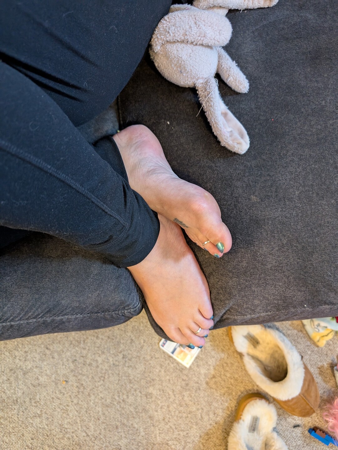 Barefoot Bunny B model naked photos