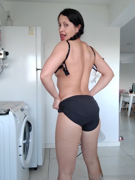 Olismithh model hot galleries