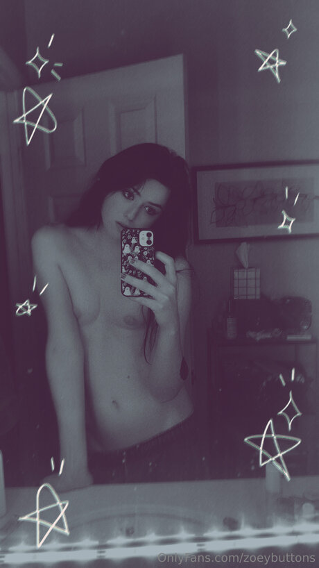 Zoeybuttons pornstar nude picture
