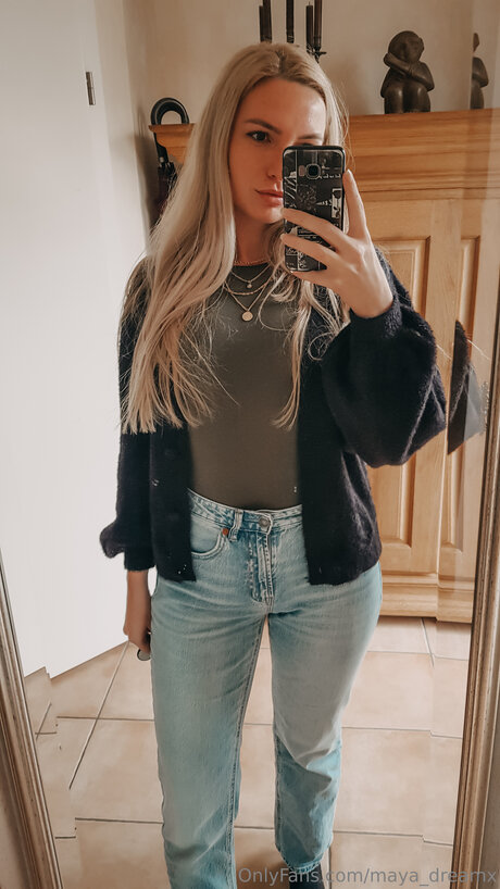 Maya Dreamx high quality actress photo