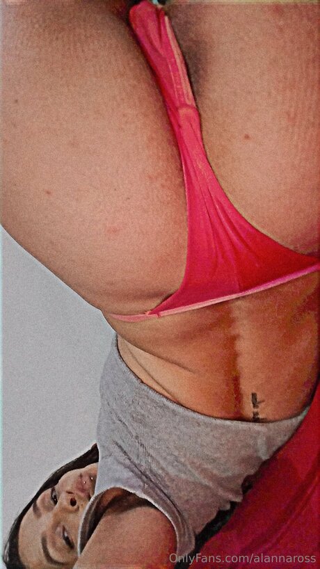 Alannaross adult model image