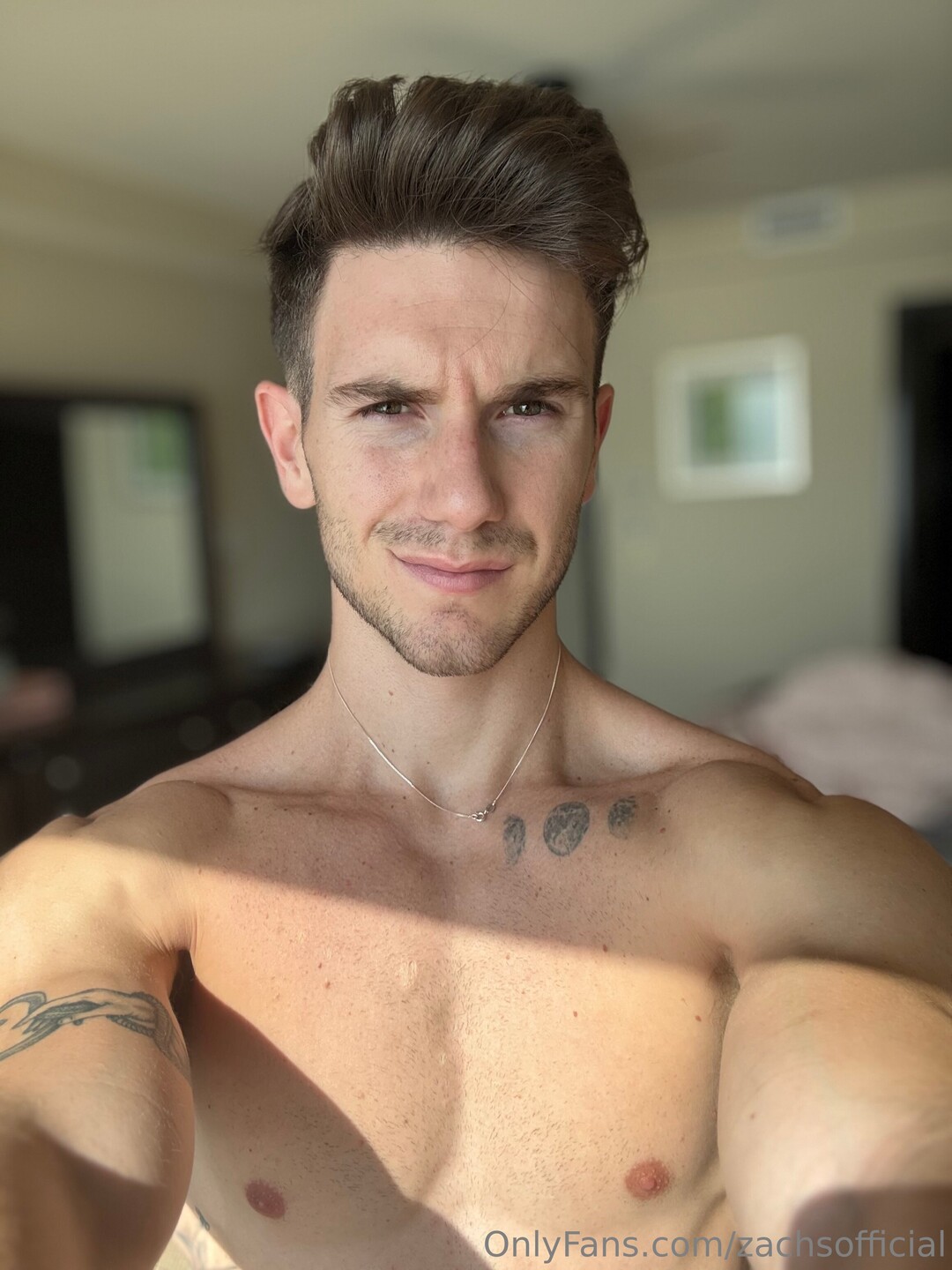 Zachsofficial model exclusive img