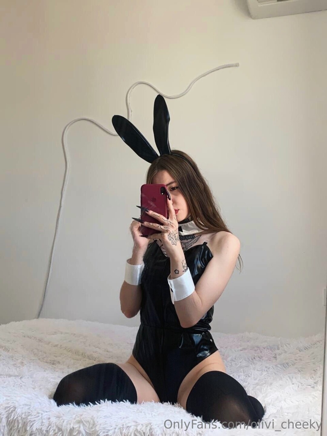 Olivi Cheeky erotic actress gallery
