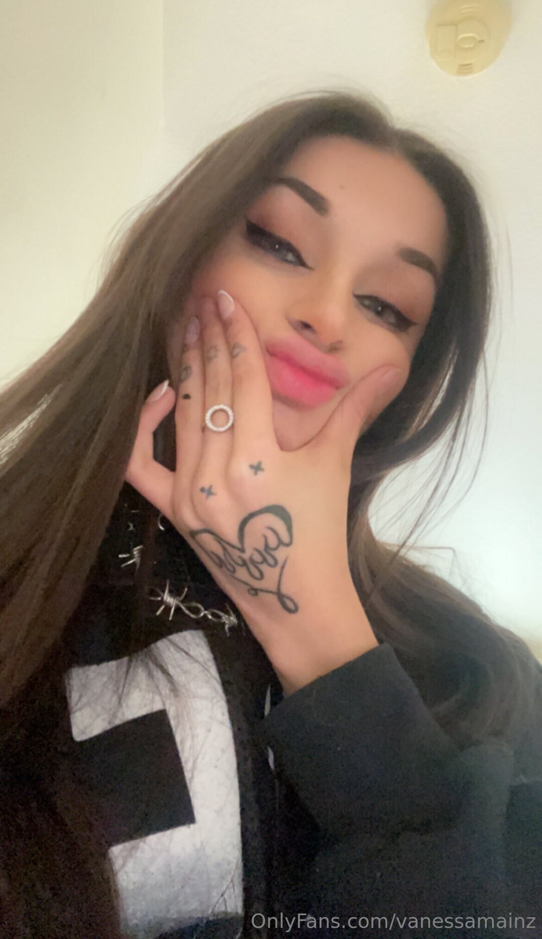 Vanessamainz model sex images