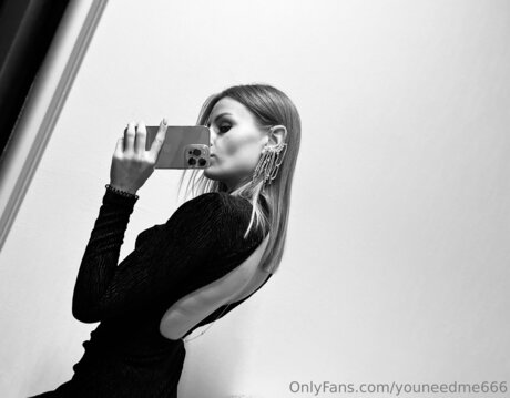 Youneedme666 star sex gallery