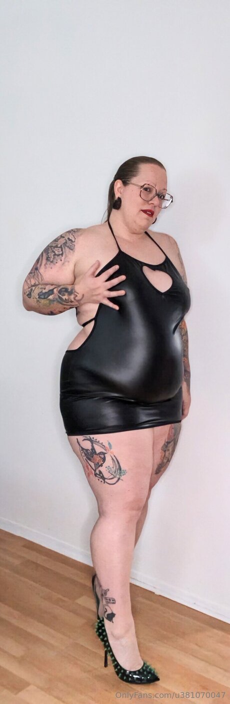 U381070047 actress pic