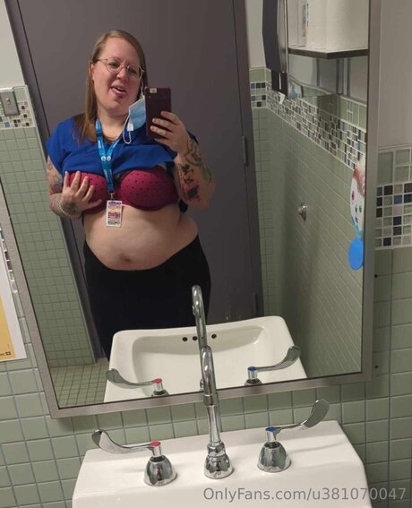 U381070047 erotic pornstar photo