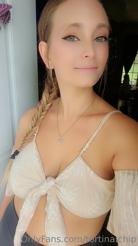 Titsmetina erotic pornstar pic