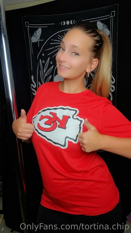 Titsmetina star hot pics