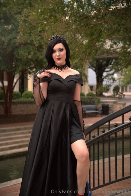 Theupsidedowngirl pretty actress archive