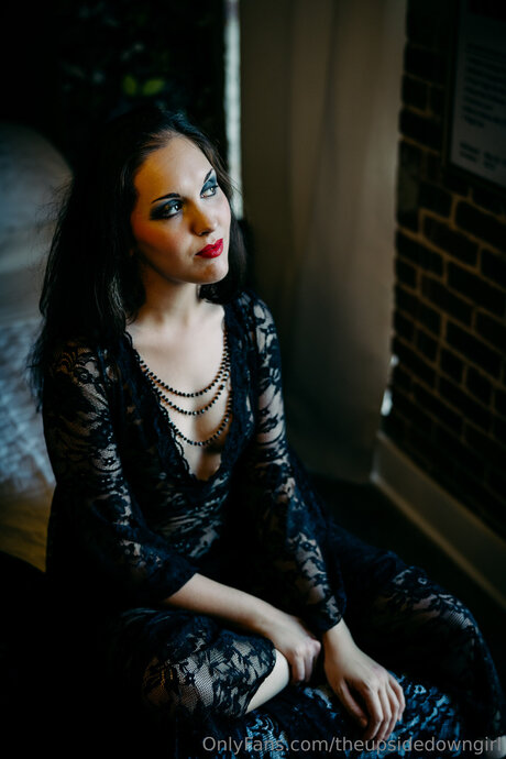 Theupsidedowngirl pornographic star image