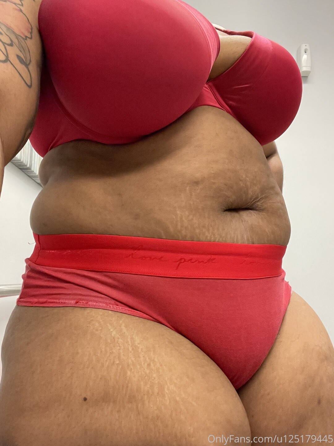 U125179445 exclusive pornstar img