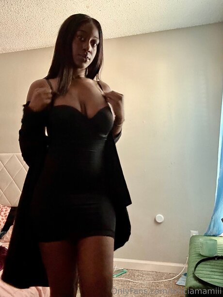 Leticiamamiii pornographic star pictures