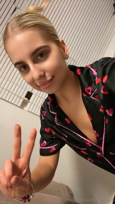 Phoebehartwell profile image