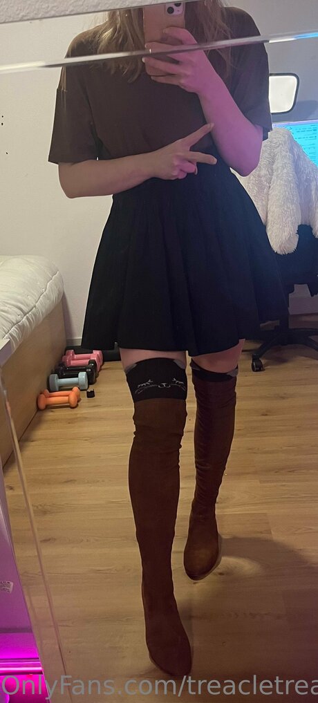 Treacletreatz nice model photo