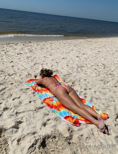 C0c089 model beautiful picture