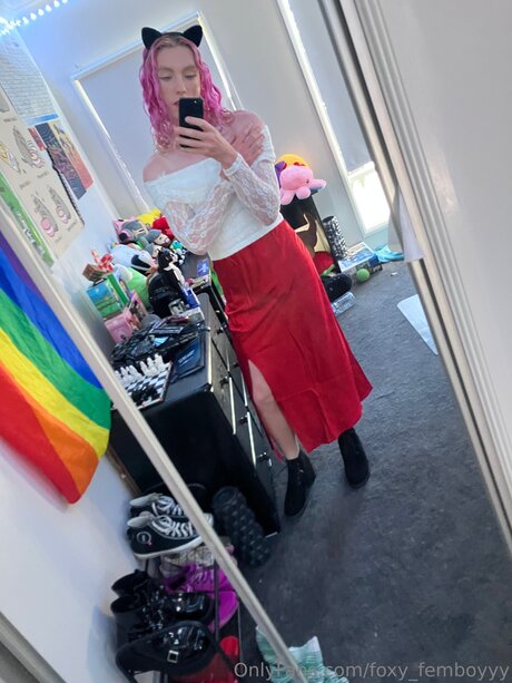 Foxy Femboyyy porn model photo