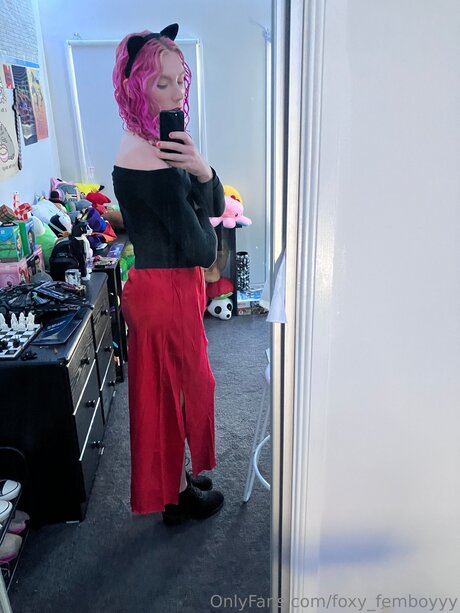 Foxy Femboyyy nudes star pics